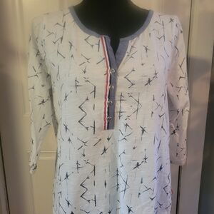 Chic White and Navy Patterned Tunic